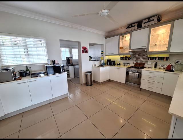 4 BEDROOM HOUSE TO LET IN LA LUCIA